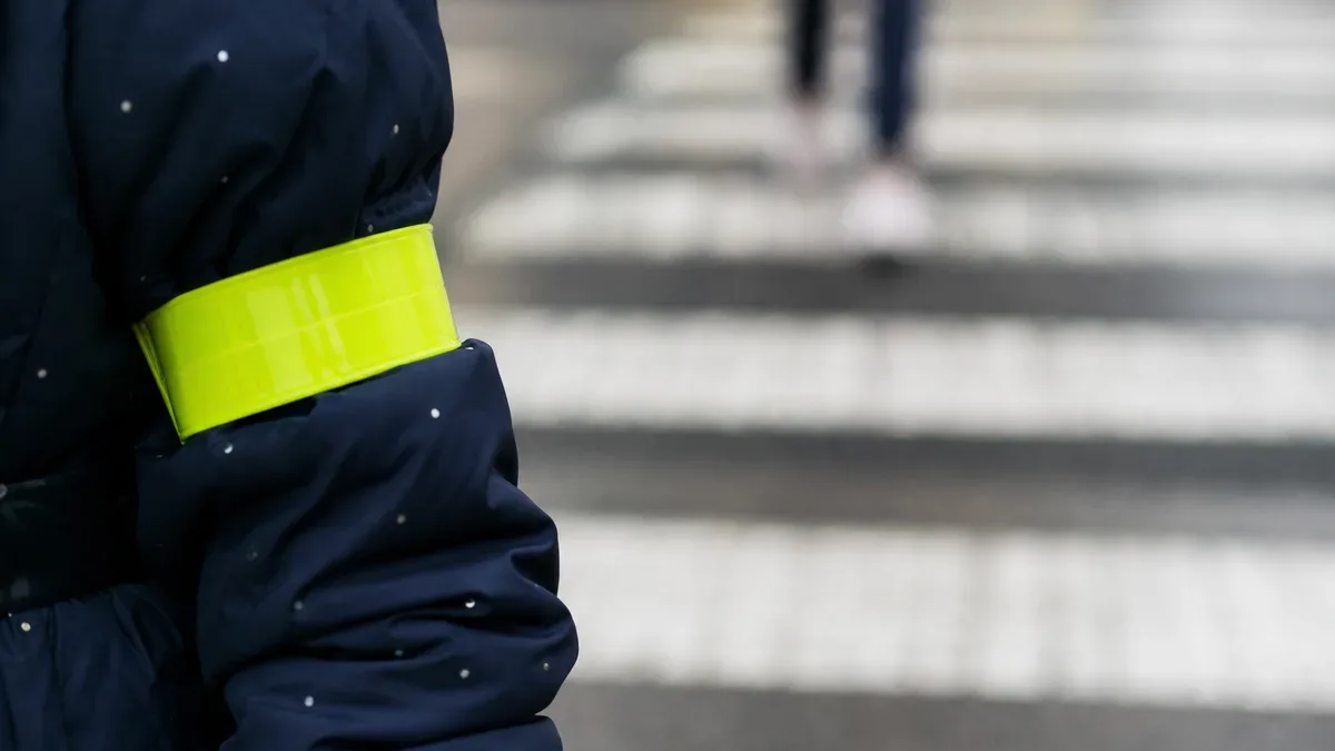 Najmłodsi uczniowie uczyli się bezpieczeństwa. Dostali odblaski