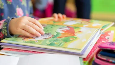 Książki 3D i ruchome elementy. Zerówkowicze poznali pracę bibliotekarza