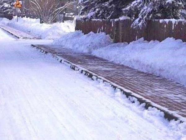 Utrzymanie chodnika w zimie - kto jest za to odpowiedzialny?