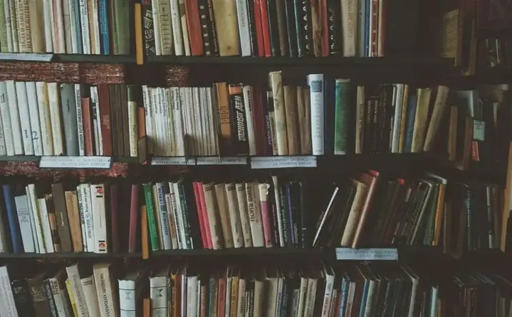 Głosy z przeszłości: biblioteka zbiera fotografie i wspomnienia mieszkańców Nowego Dworu
