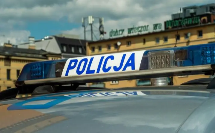 Policjantka uczyła dzieci zasad bezpieczeństwa drogowego w Kaliszkach