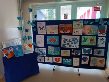 Motyle wyszły na ulice Nowego Dworu i zmieniły szkolne święto w lekcję akceptacji