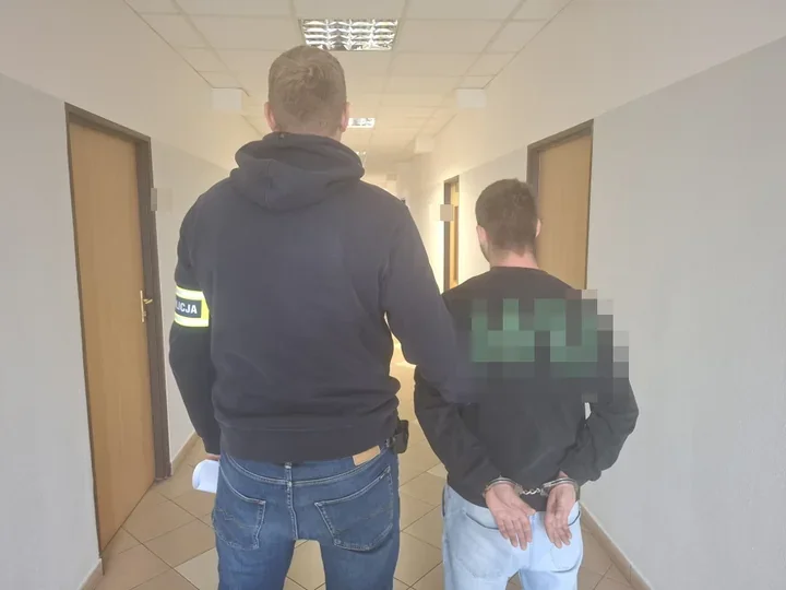 30-latek oddalił się od radiowozu. Policjanci znaleźli marihuanę