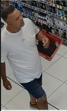 Policja szuka mężczyzny po kradzieży w Zakroczymiu
