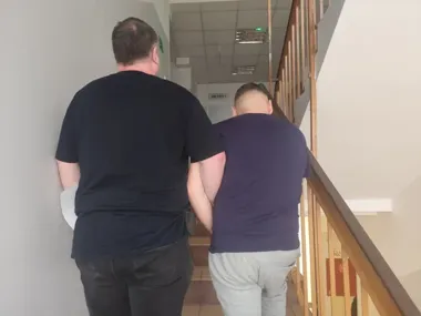 Znęcał się nad matką - 43-latek zatrzymany z kastetem, zniszczenia za 700 zł