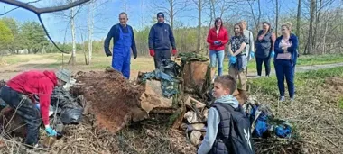 W Leoncinie wspólne sprzątanie pokazało siłę proekologicznej współpracy