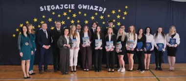 Maturzyści pożegnani w Nasielsku. Starostwo wyróżniło najlepszych